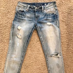Miss Me distressed skinny jeans size 27.
